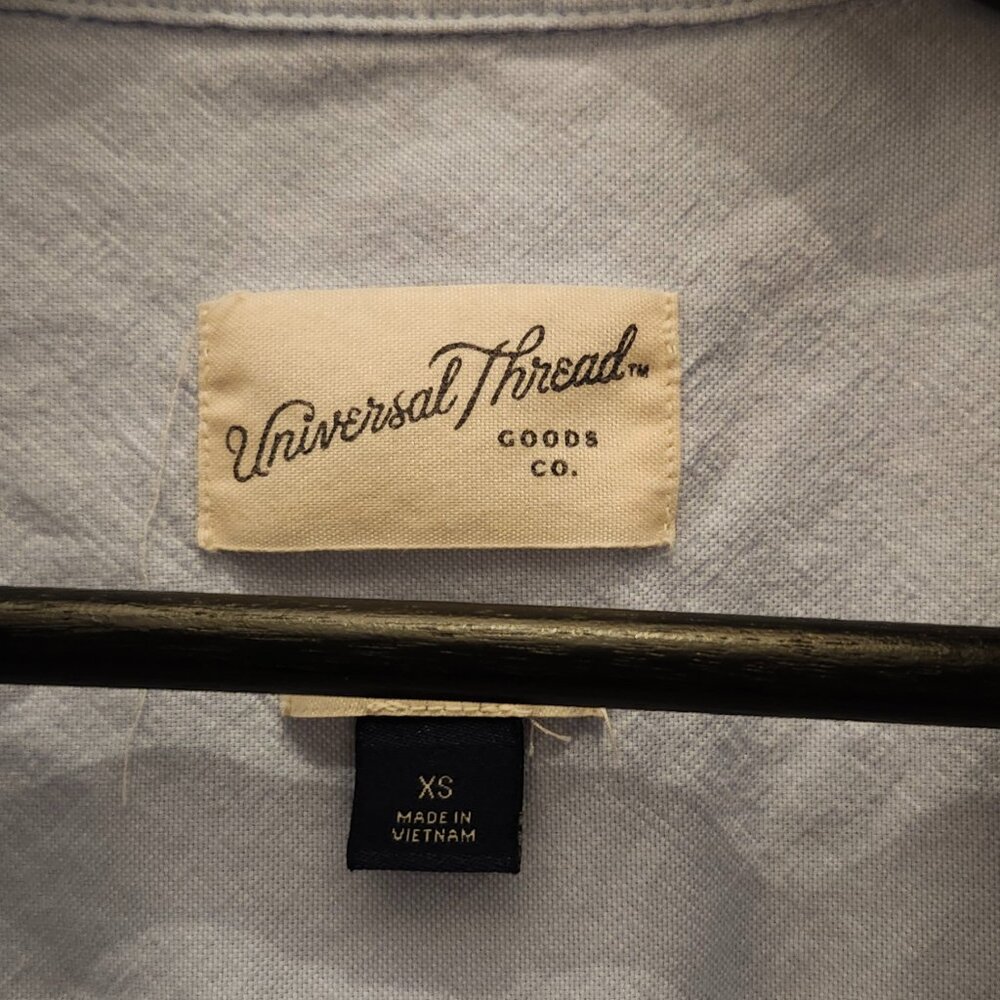 Universal Threads - Button Down - Picture 2 of 3